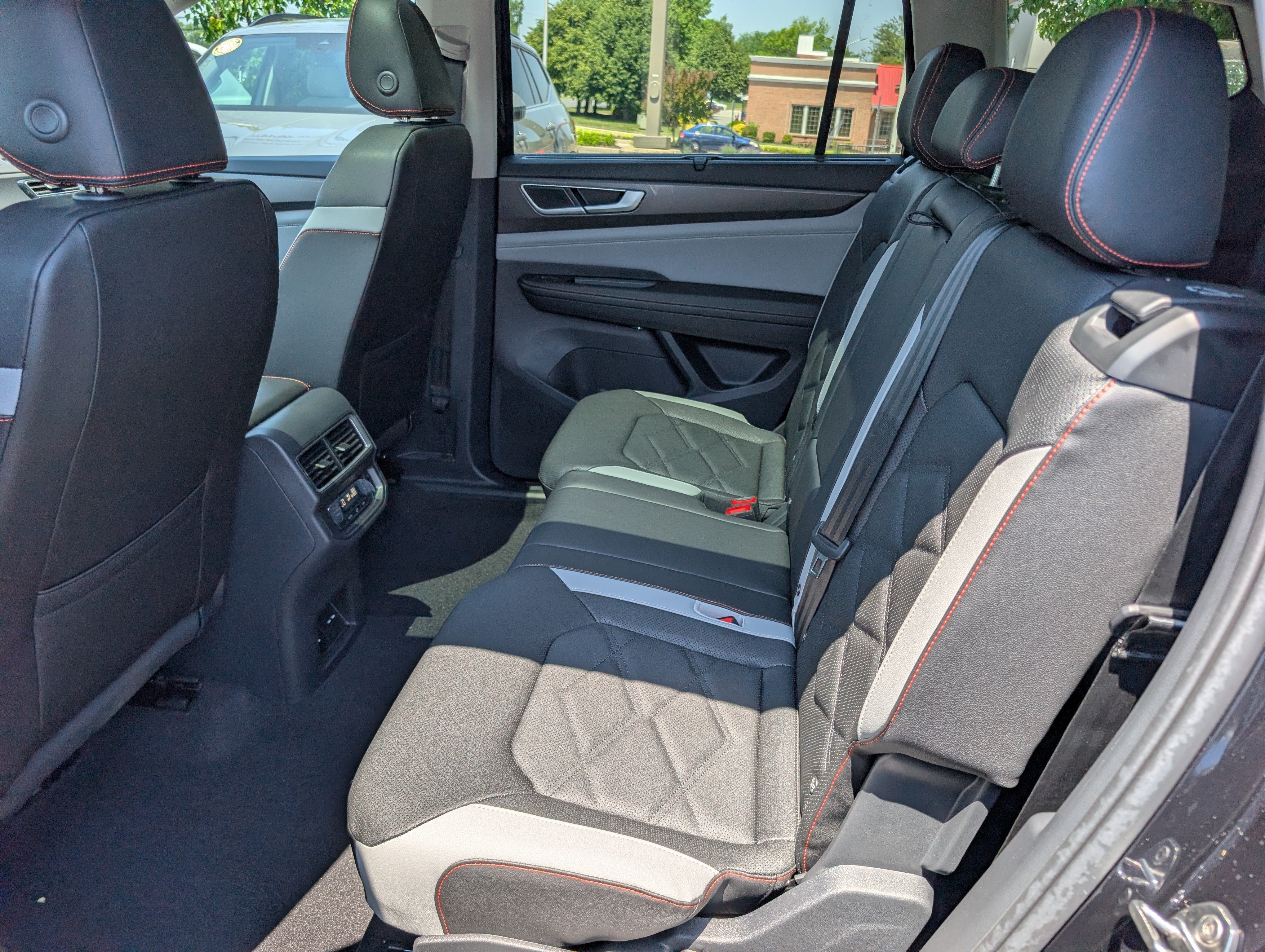New 2026 Volkswagen Atlas Peak Edition AWD/4WD image 16