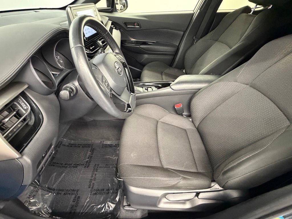 Used 2019 Toyota C-HR XLE FWD image 22