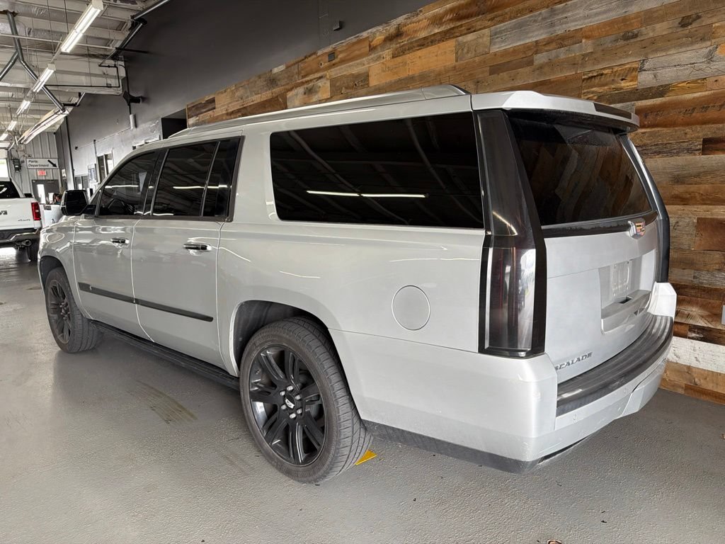 Used 2016 Cadillac Escalade ESV Premium AWD/4WD image 11