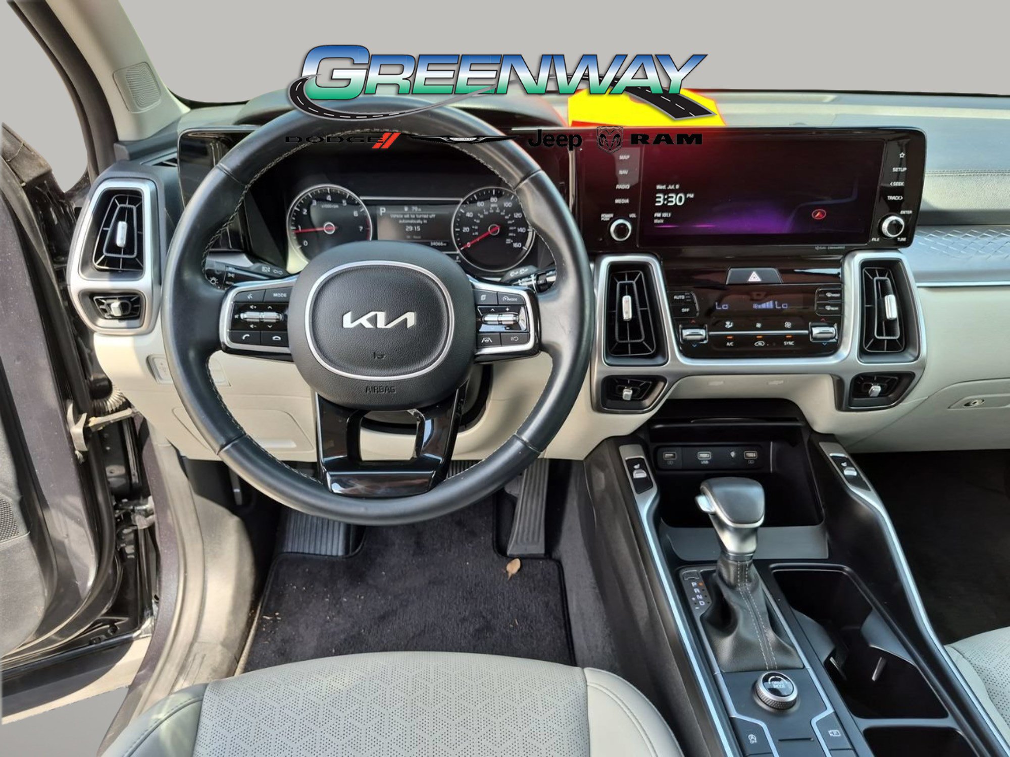 Used 2023 Kia Sorento S FWD image 9