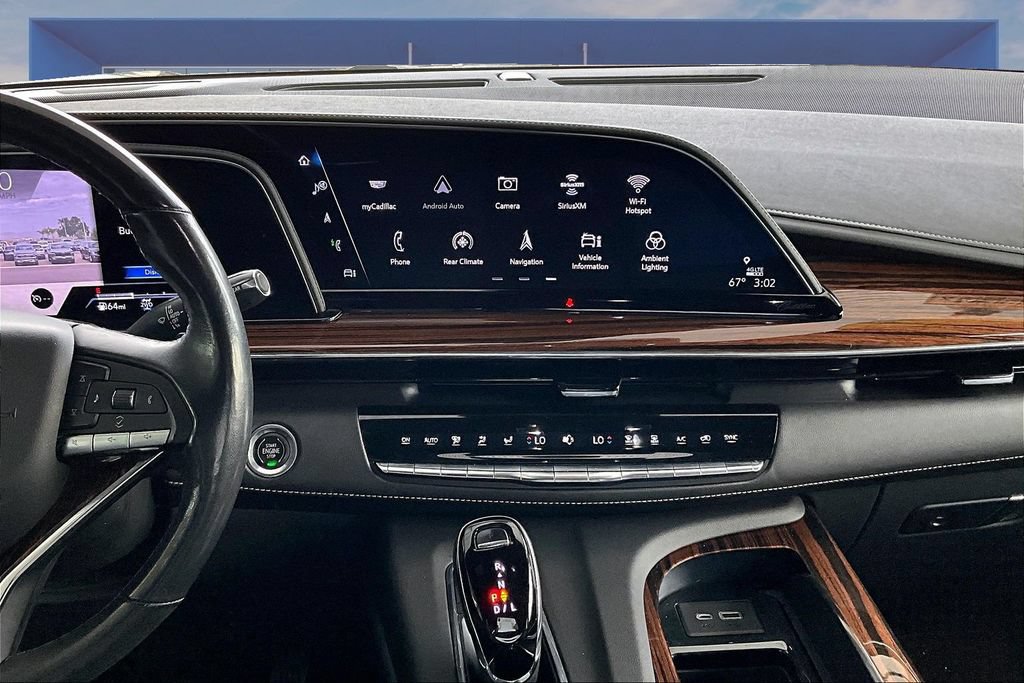 Used 2022 Cadillac Escalade Luxury AWD/4WD image 3