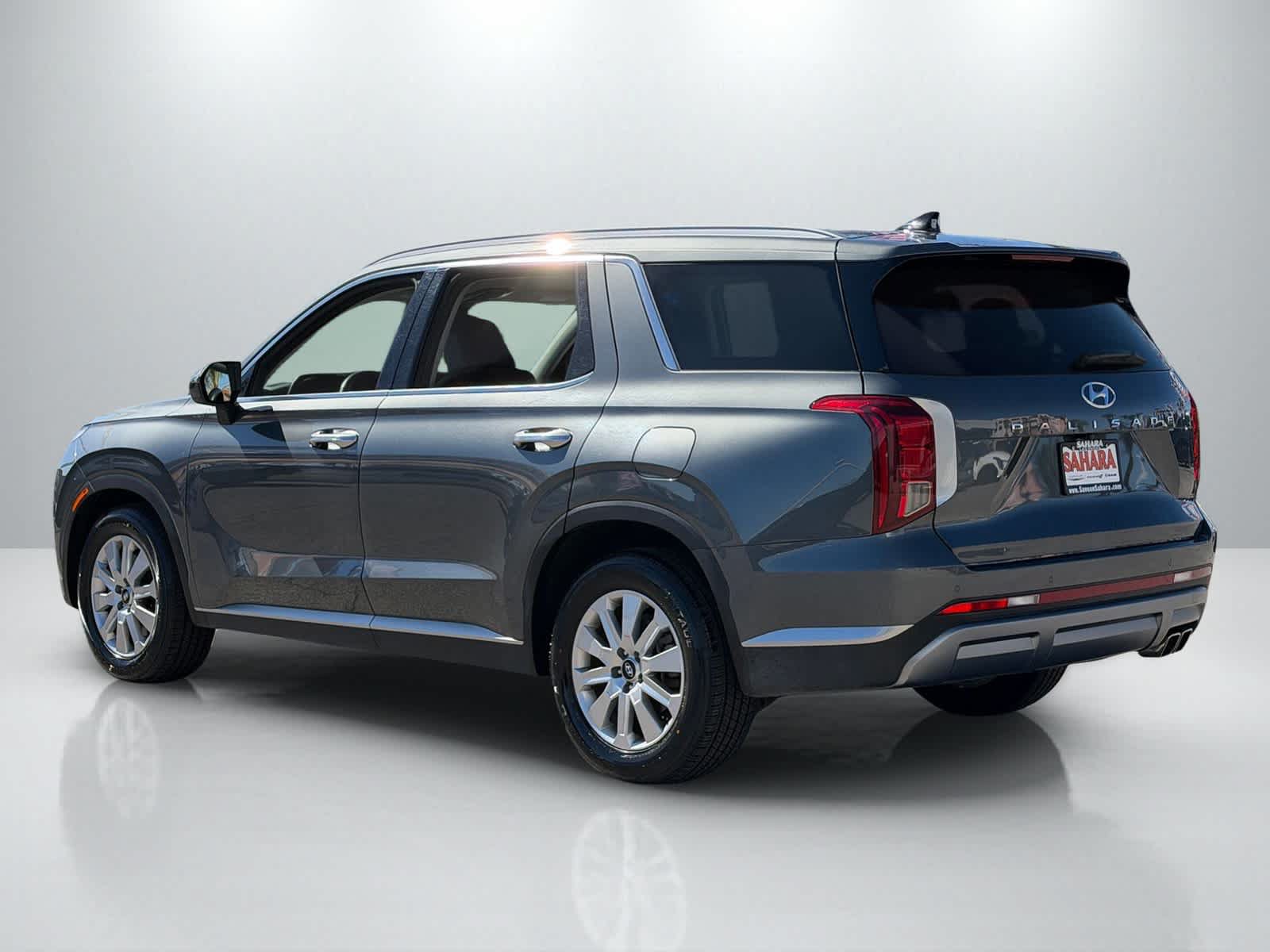 Used 2024 Hyundai Palisade SEL FWD image 4
