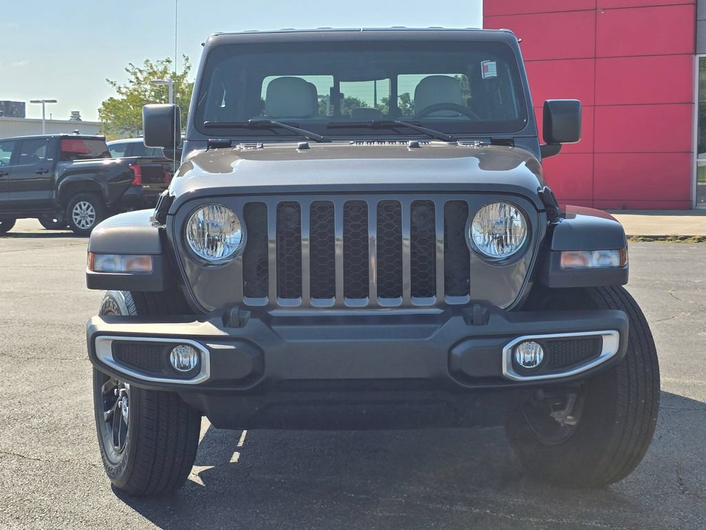 Used 2023 Jeep Gladiator Sport AWD/4WD image 9