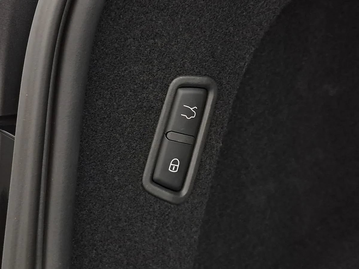 Used 2021 Maserati Levante S AWD/4WD image 33