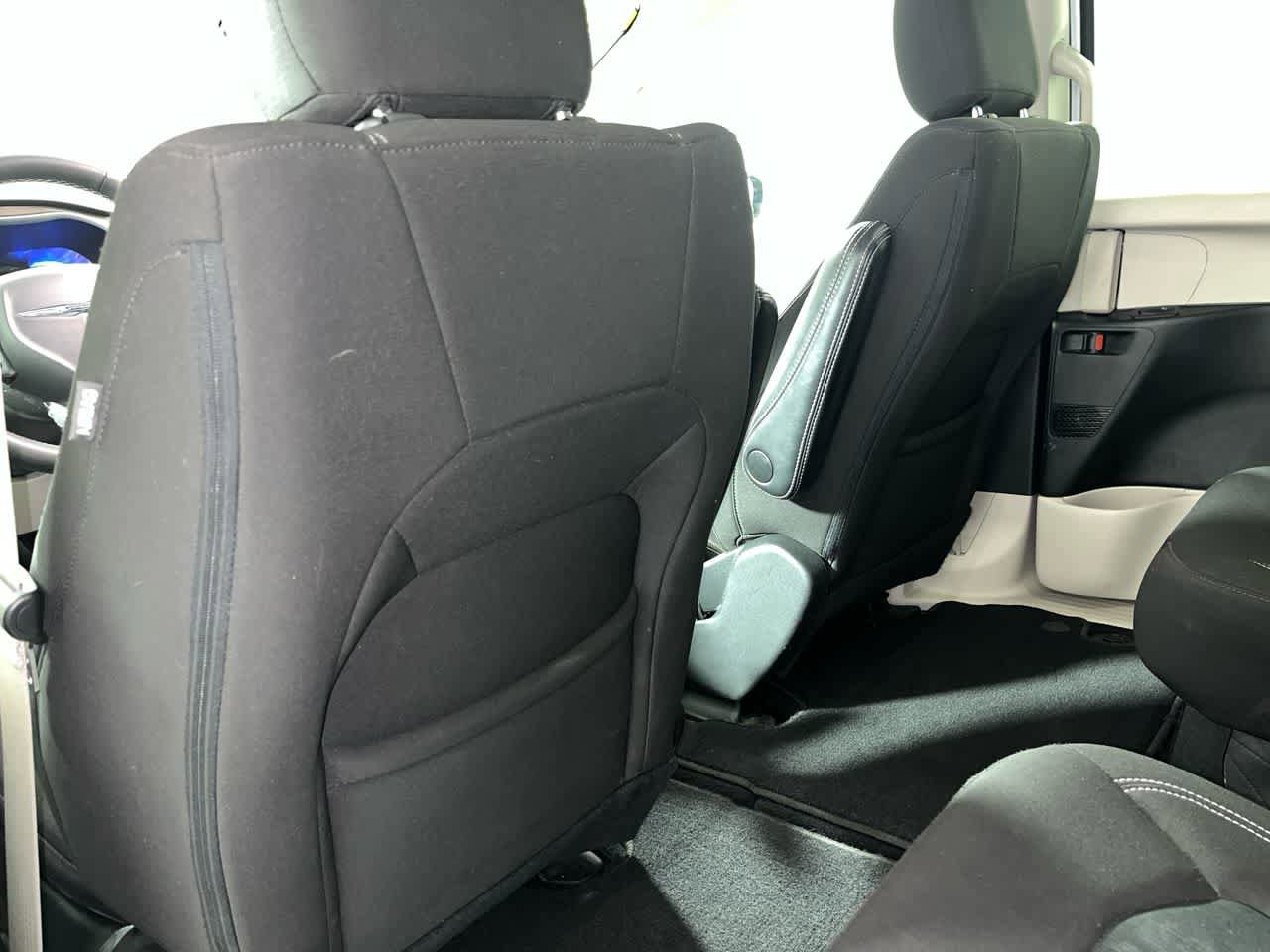 Used 2024 Chrysler Voyager LX FWD image 23