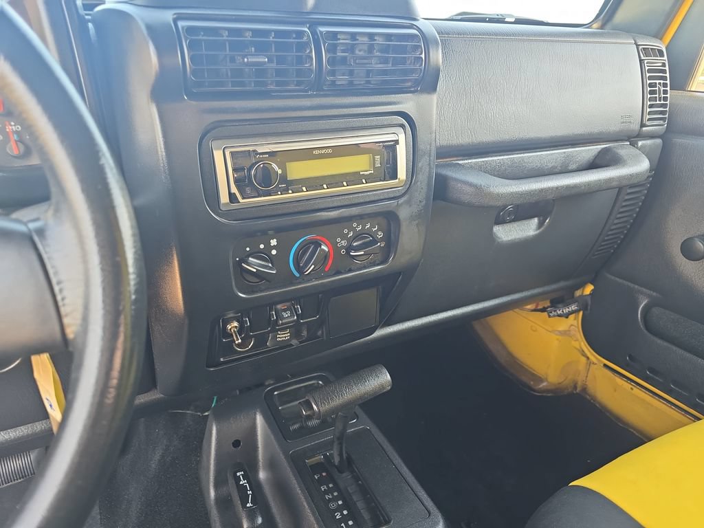 Used 2004 Jeep Wrangler 4WD image 18