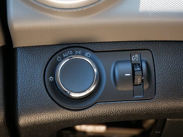Used 2020 Chevrolet Sonic LT FWD image 17