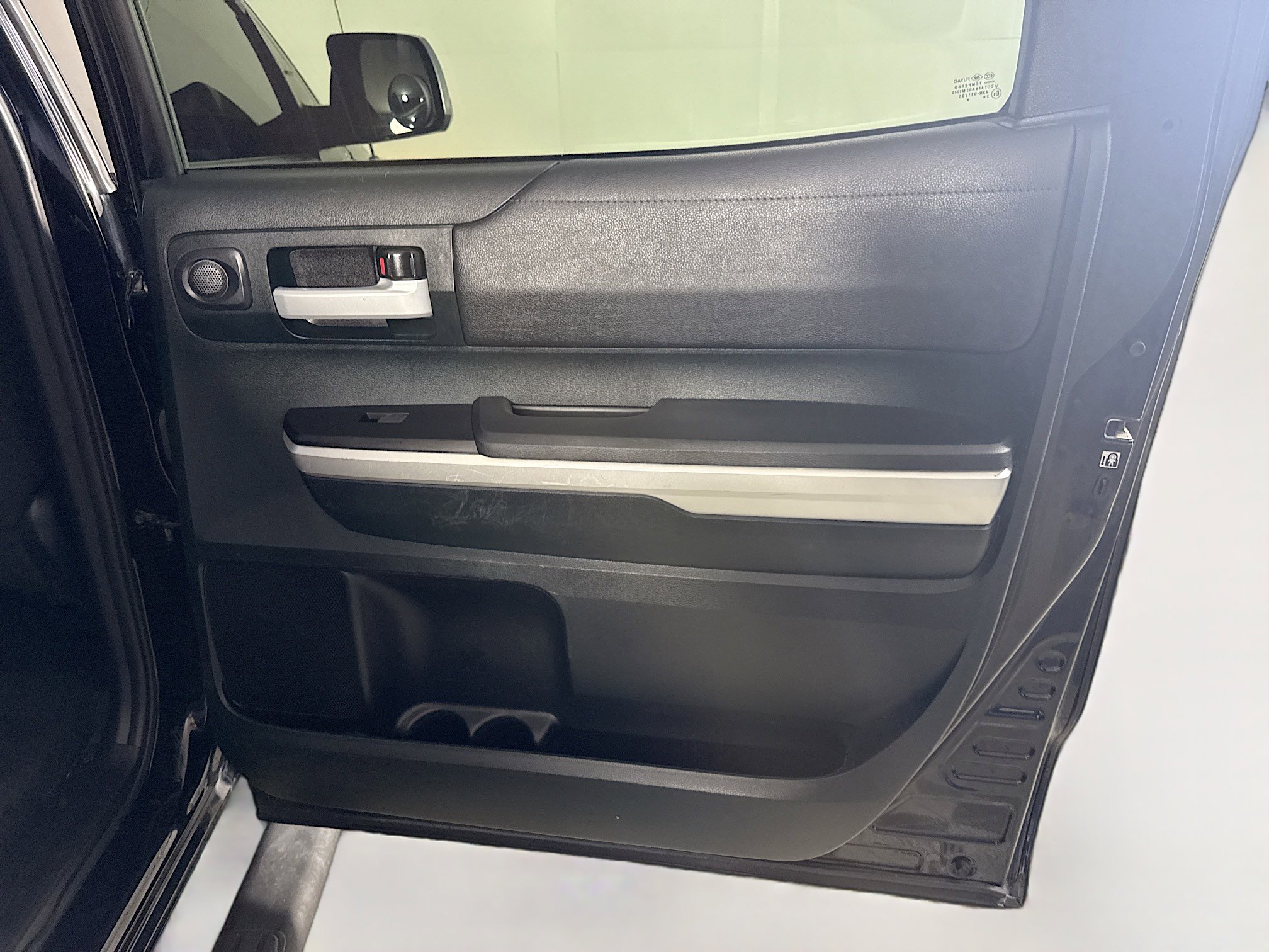 Used 2017 Toyota Tundra SR5 w/ SR5 Upgrade Package image 27