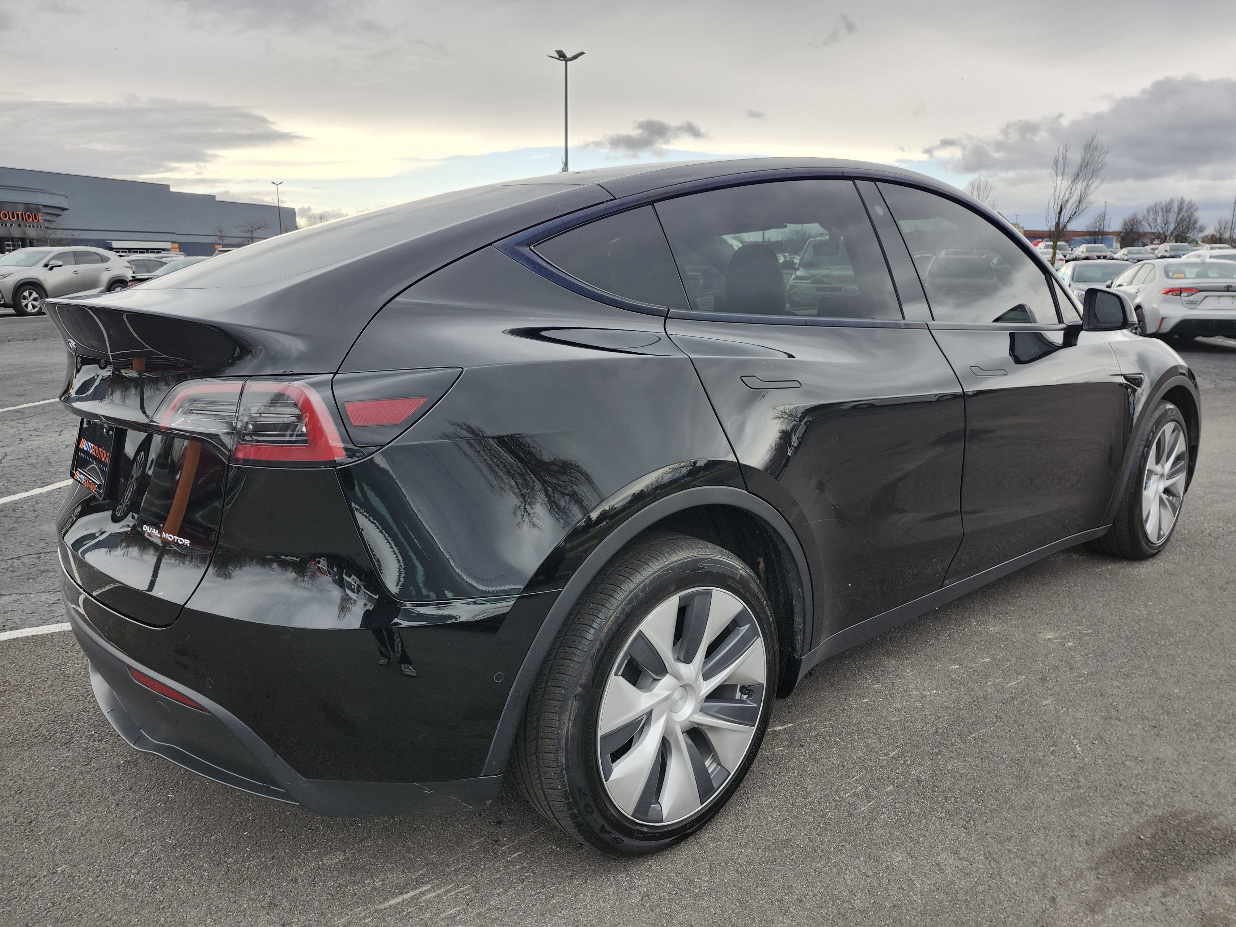 Used 2021 Tesla Model Y Long Range image 18