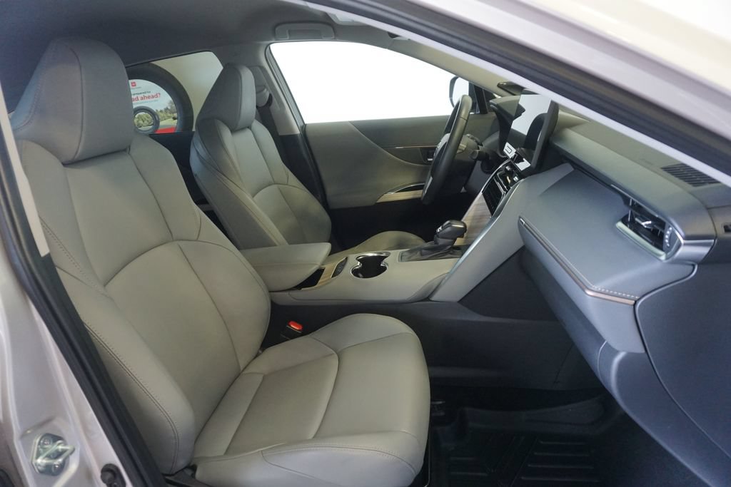 Certified 2024 Toyota Venza XLE AWD/4WD image 23