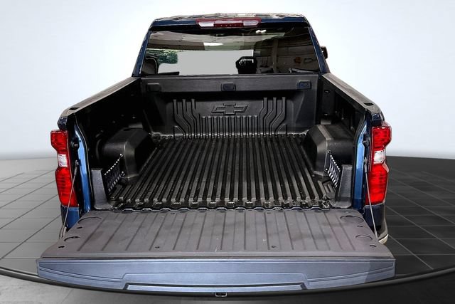 Used 2023 Chevrolet Silverado 1500 LT AWD/4WD image 32