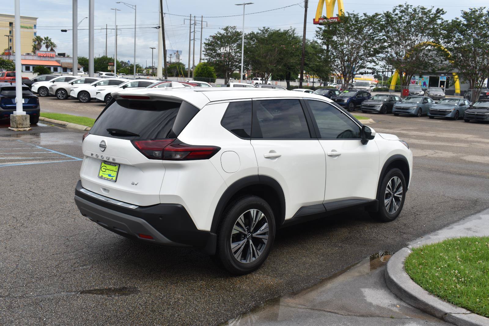 Used 2023 Nissan Rogue SV FWD image 11
