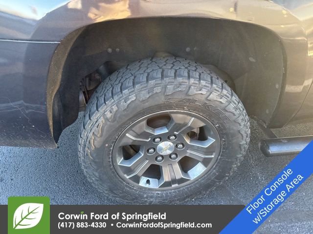 Used 2018 Chevrolet Suburban LT image 9