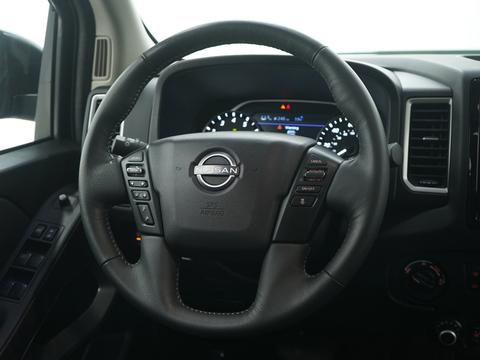 Used 2024 Nissan Frontier SL w/ Technology Package image 17