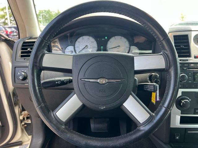 Used 2008 Chrysler 300 Touring w/ Comfort/Convenience Group RWD image 13