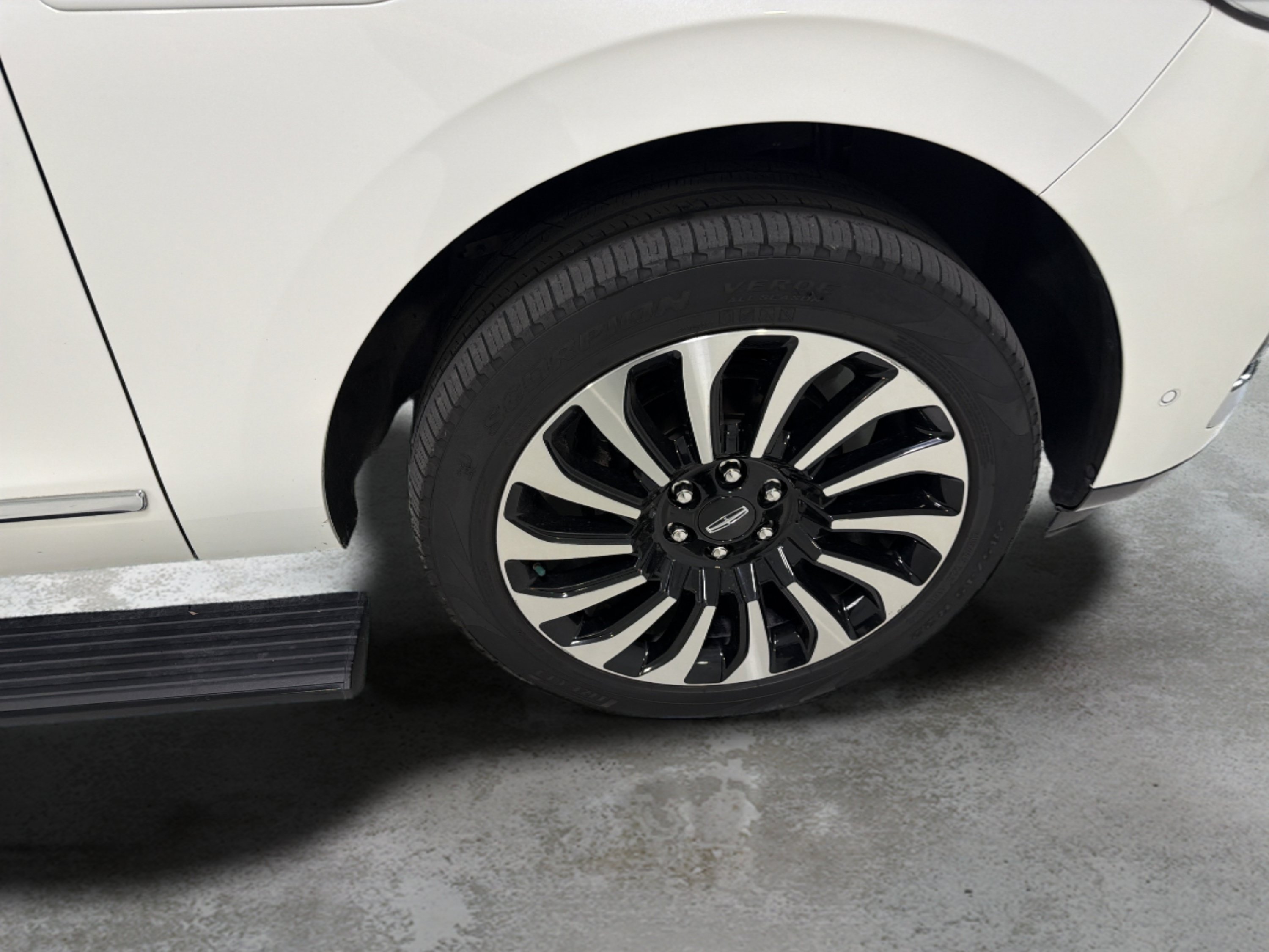 Used 2023 Lincoln Navigator L Black Label AWD/4WD image 21