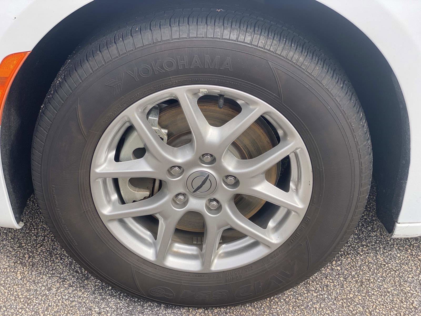 Certified 2025 Chrysler Pacifica Select FWD image 13