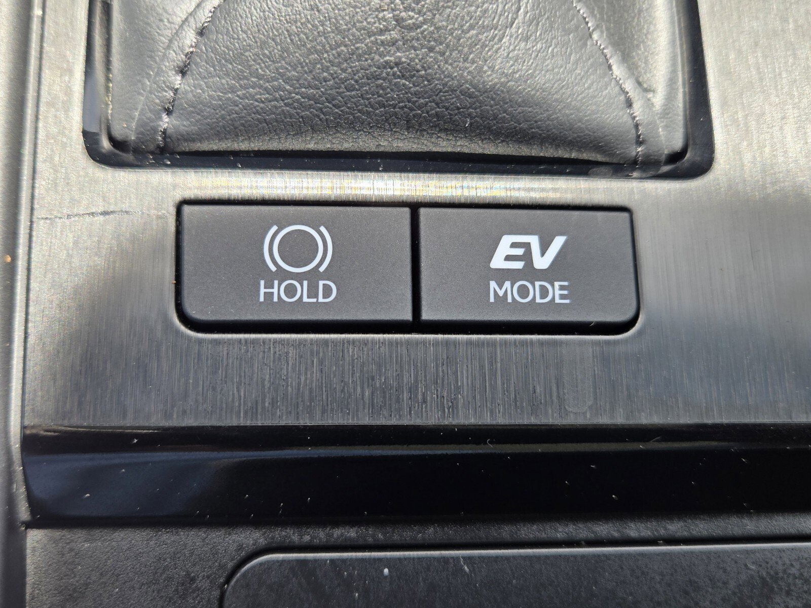 Certified 2025 Lexus ES 300h w/ Premium Package image 24