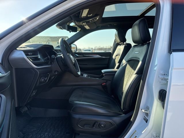 Used 2024 Jeep Grand Cherokee Trailhawk w/ Luxury Tech Group III image 13