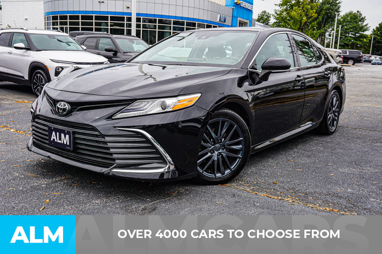 Used 2023 Toyota Camry XLE w/ Navigation Package FWD image 2