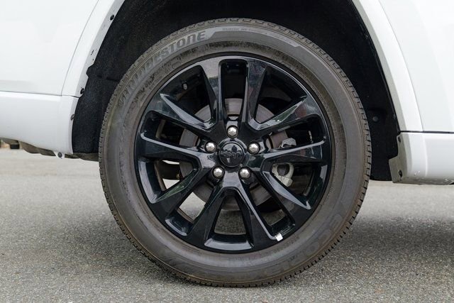 Used 2022 Jeep Grand Cherokee Laredo X image 14