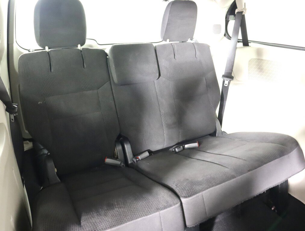 Used 2018 Dodge Grand Caravan SE w/ UConnect Hands-Free Group image 29