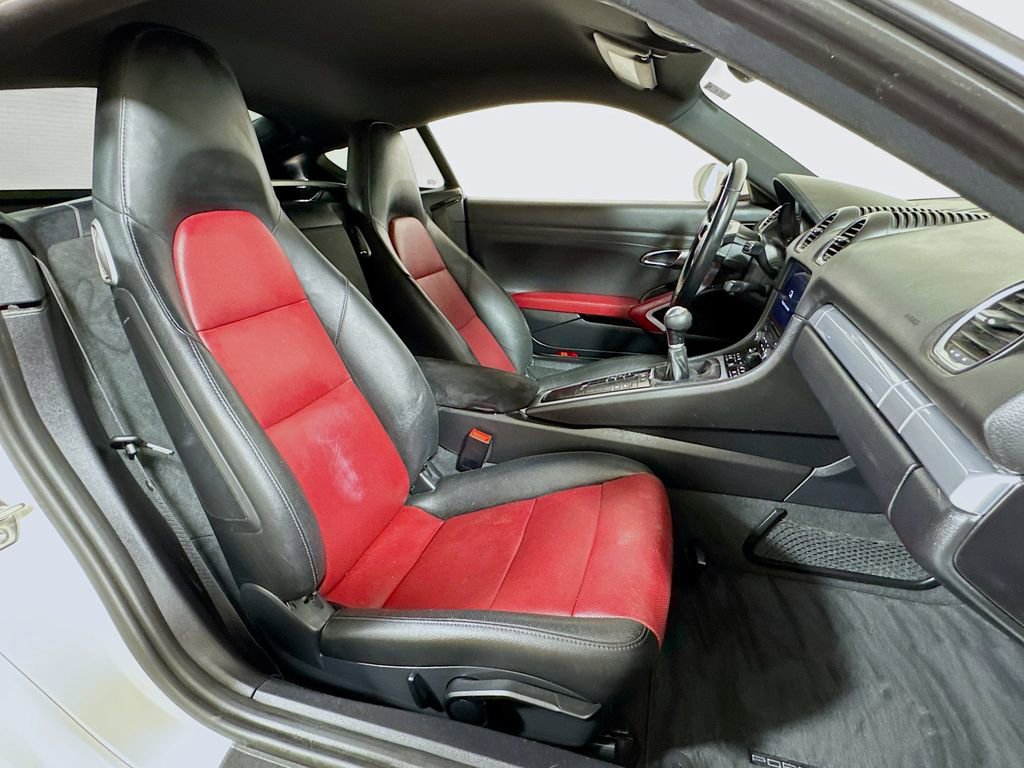 Used 2018 Porsche 718 Cayman RWD image 22