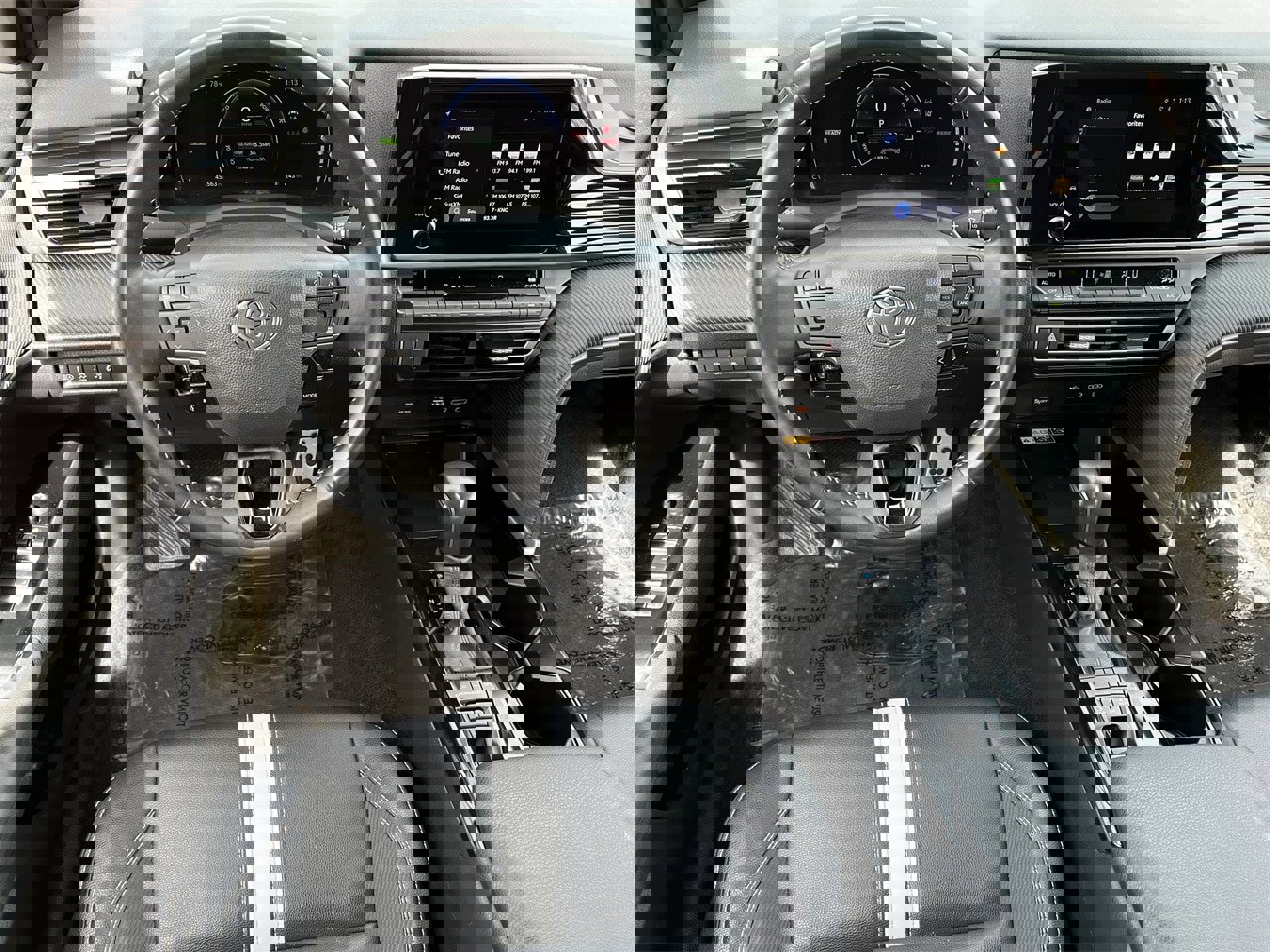 Used 2025 Toyota Camry SE image 10