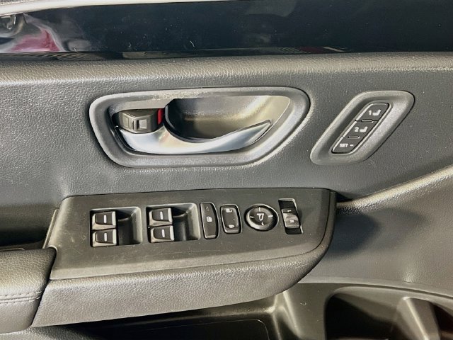 Used 2025 Honda Pilot EX-L image 12