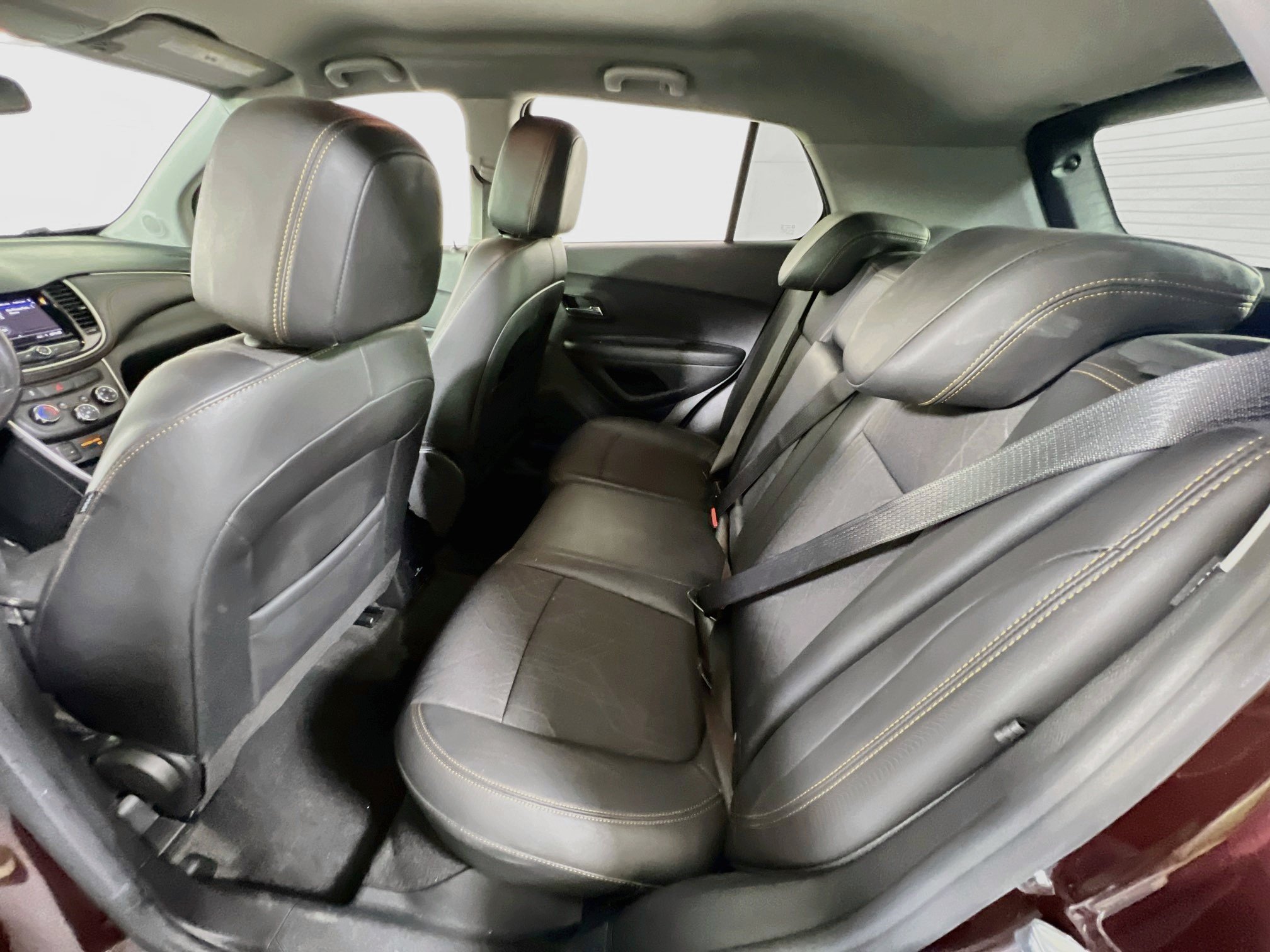 Used 2021 Chevrolet Trax LT w/ LT Convenience Package AWD/4WD image 22