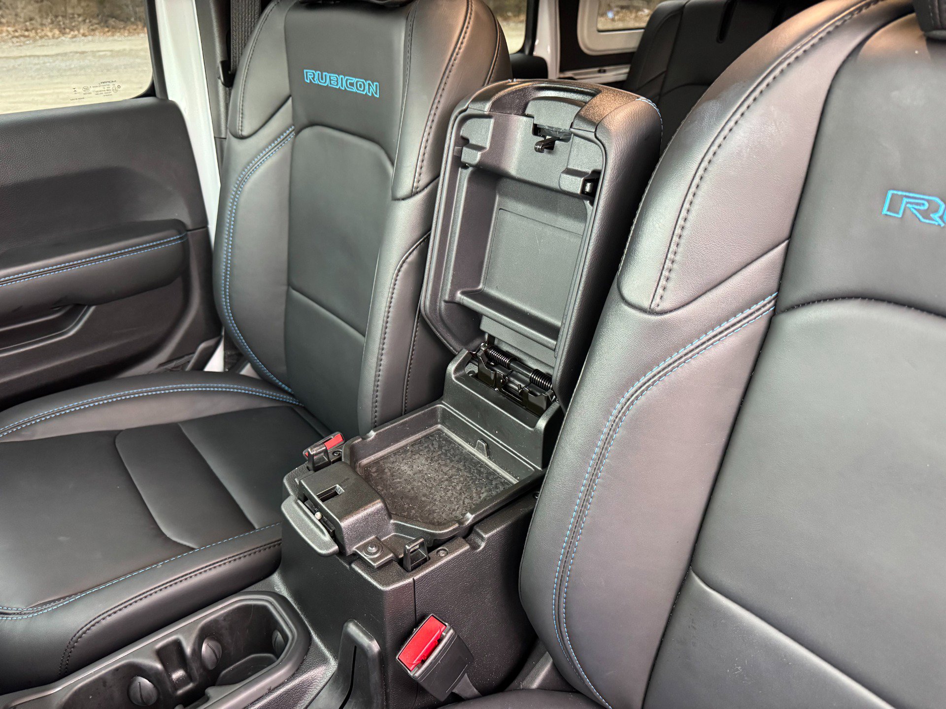 Used 2025 Jeep Wrangler Unlimited Rubicon 4xe image 14