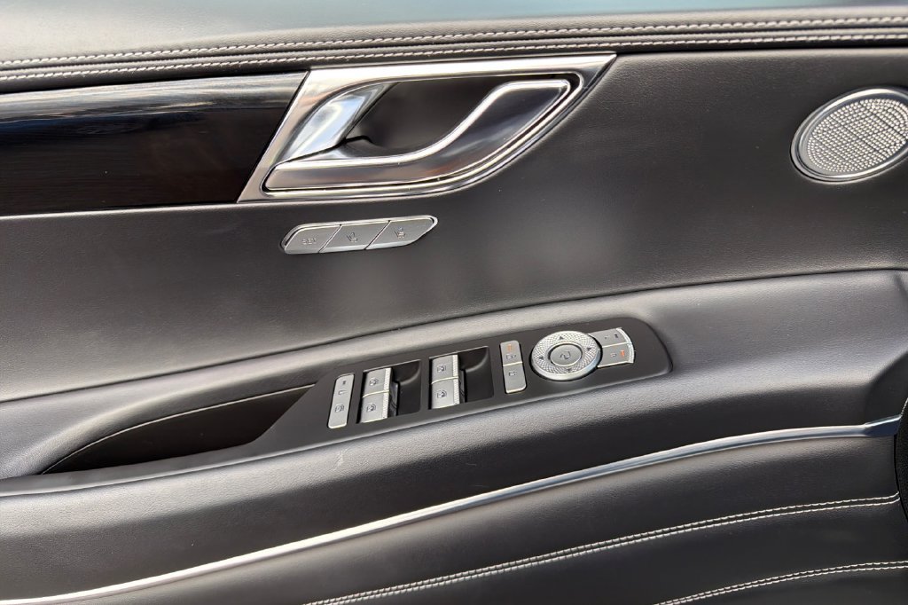 Used 2025 Genesis GV80 2.5T Standard AWD/4WD image 8