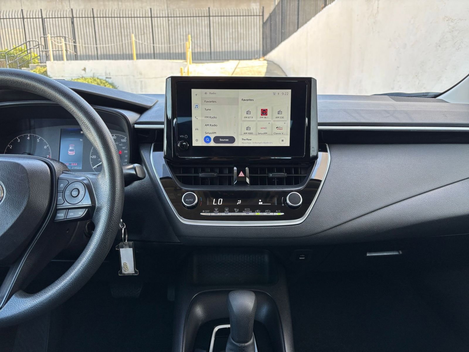 Used 2025 Toyota Corolla LE image 17