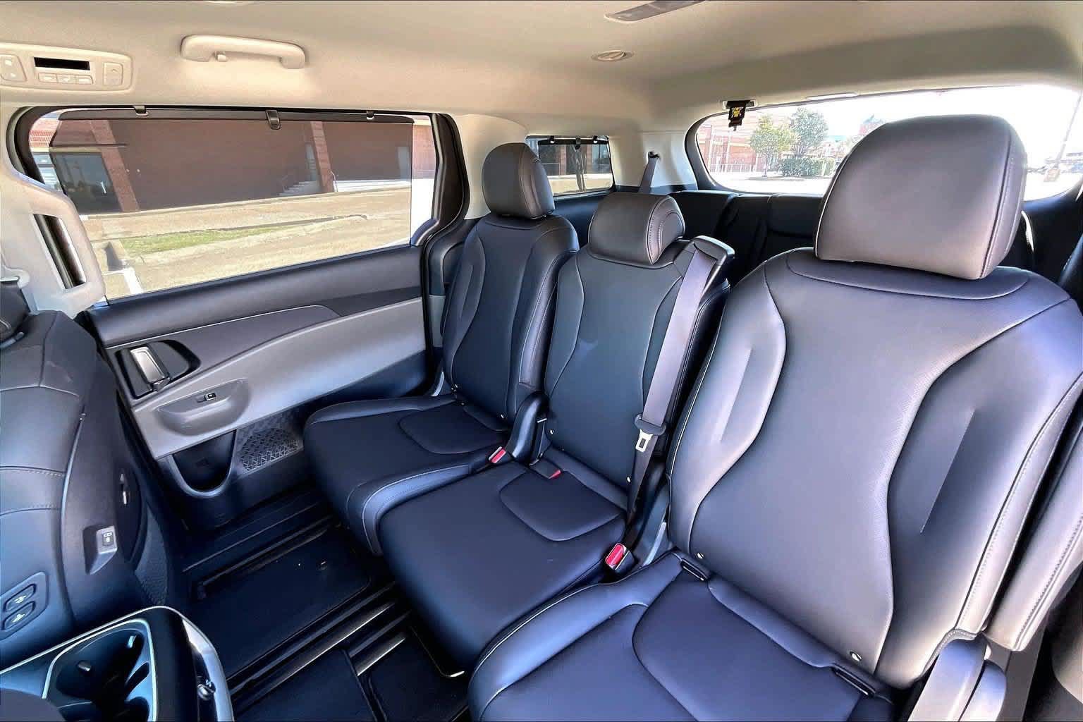 Certified 2026 Kia Carnival EX FWD image 27