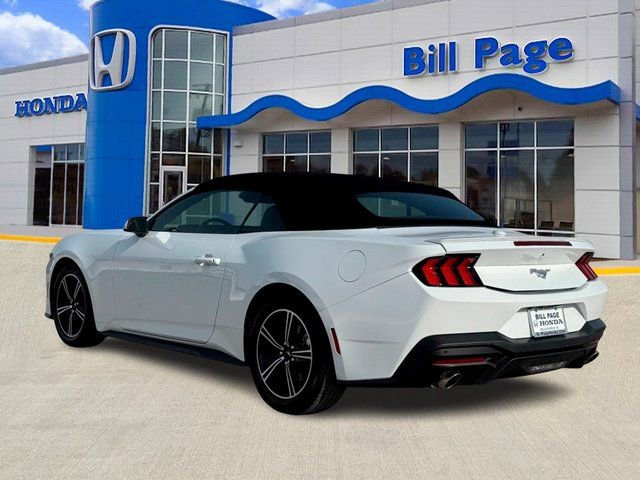 Used 2025 Ford Mustang Premium image 10