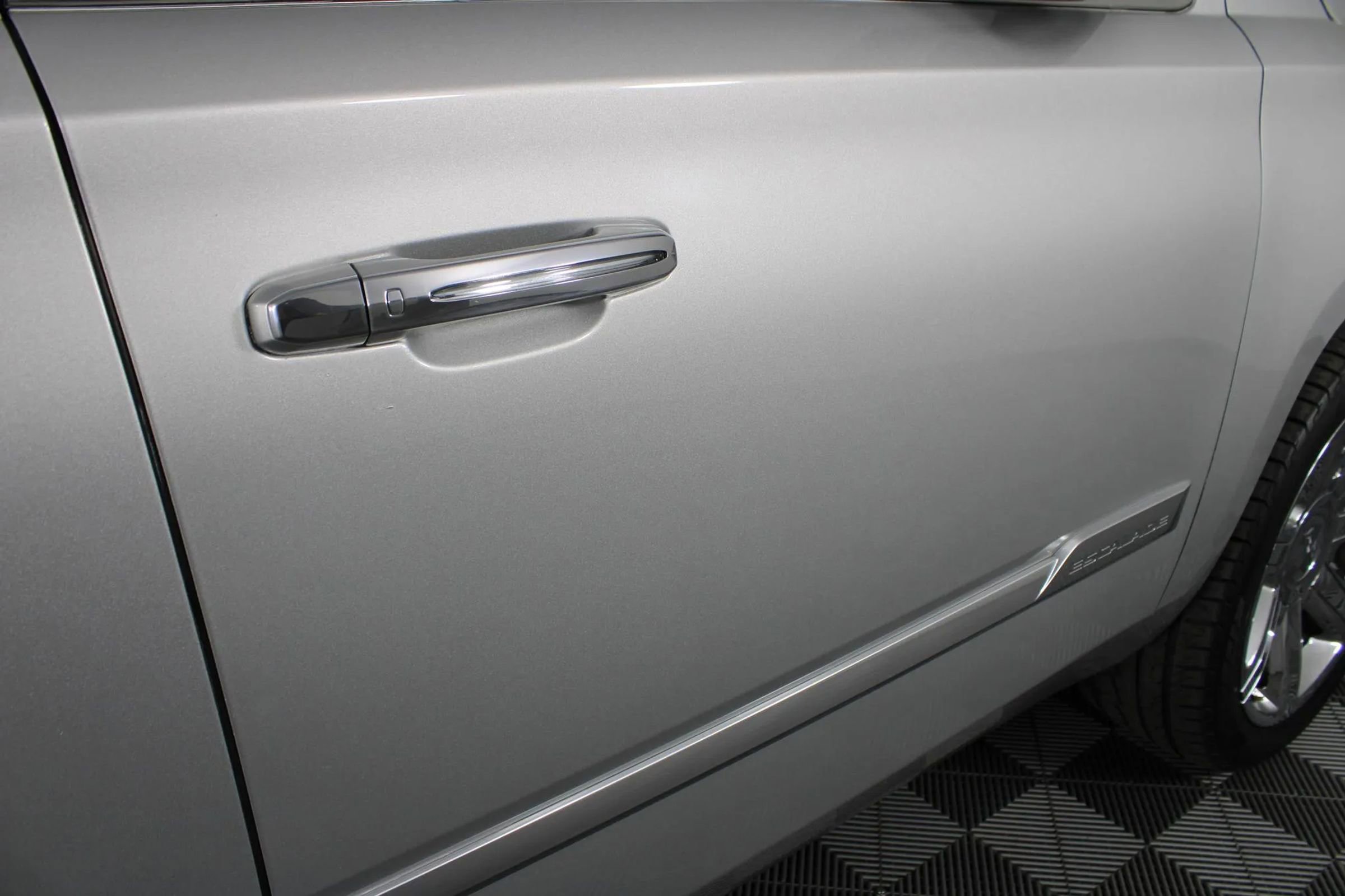 Used 2020 Cadillac Escalade ESV Luxury image 40