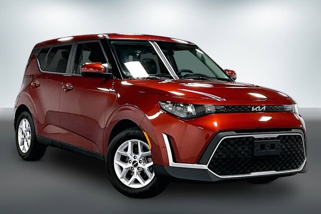 Used 2025 Kia Soul LX w/ LX Technology Package FWD image 1