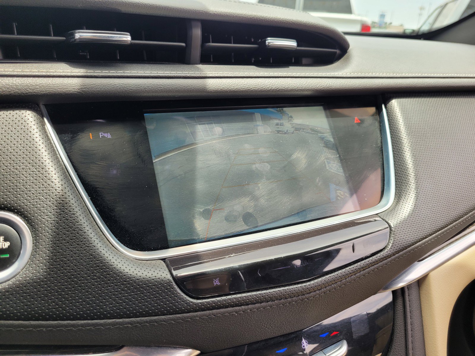 Used 2019 Cadillac XT5 FWD image 17