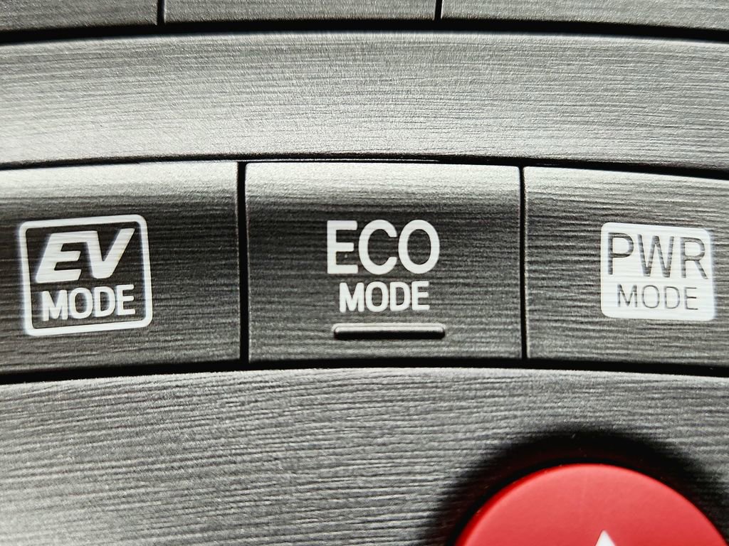 Used 2015 Toyota Prius Two FWD image 16