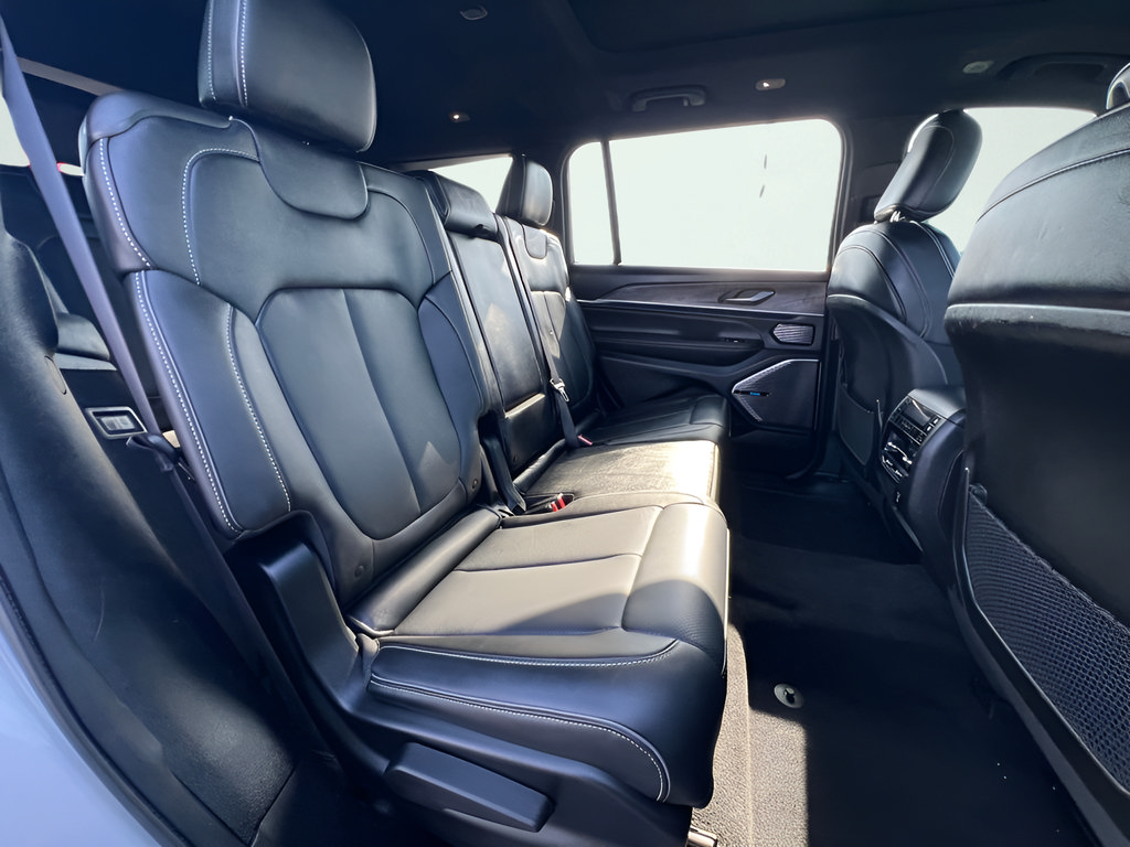 Used 2022 Jeep Grand Cherokee L Overland AWD/4WD image 30