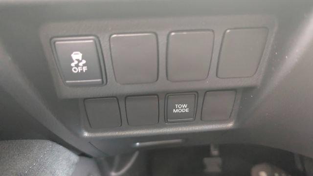 Used 2014 Nissan Pathfinder S AWD/4WD image 29