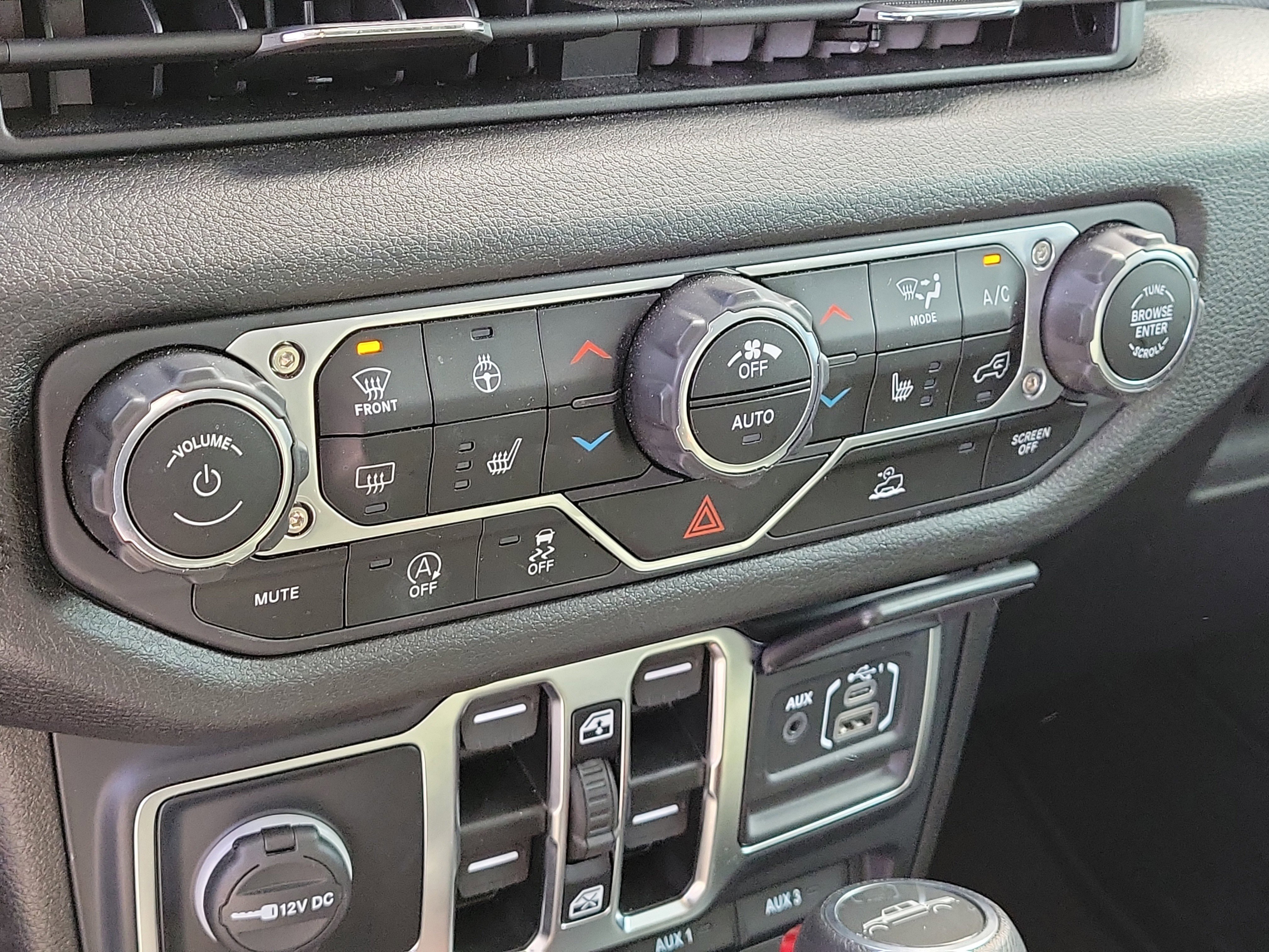 Used 2024 Jeep Gladiator Willys image 27