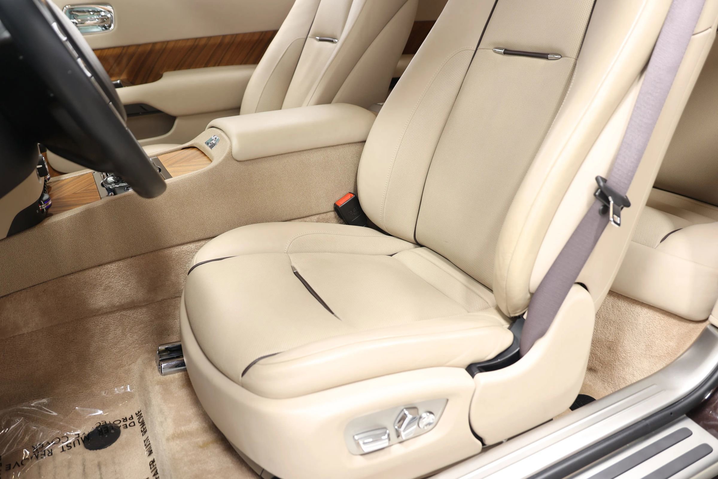 Used 2014 Rolls-Royce Wraith image 27