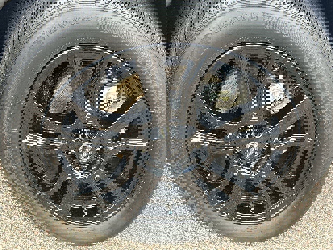 Used 2023 Nissan Kicks SR image 6