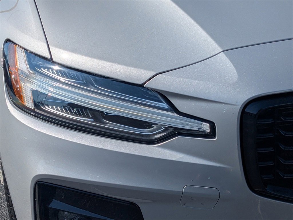 Used 2024 Volvo S60 B5 Plus image 10