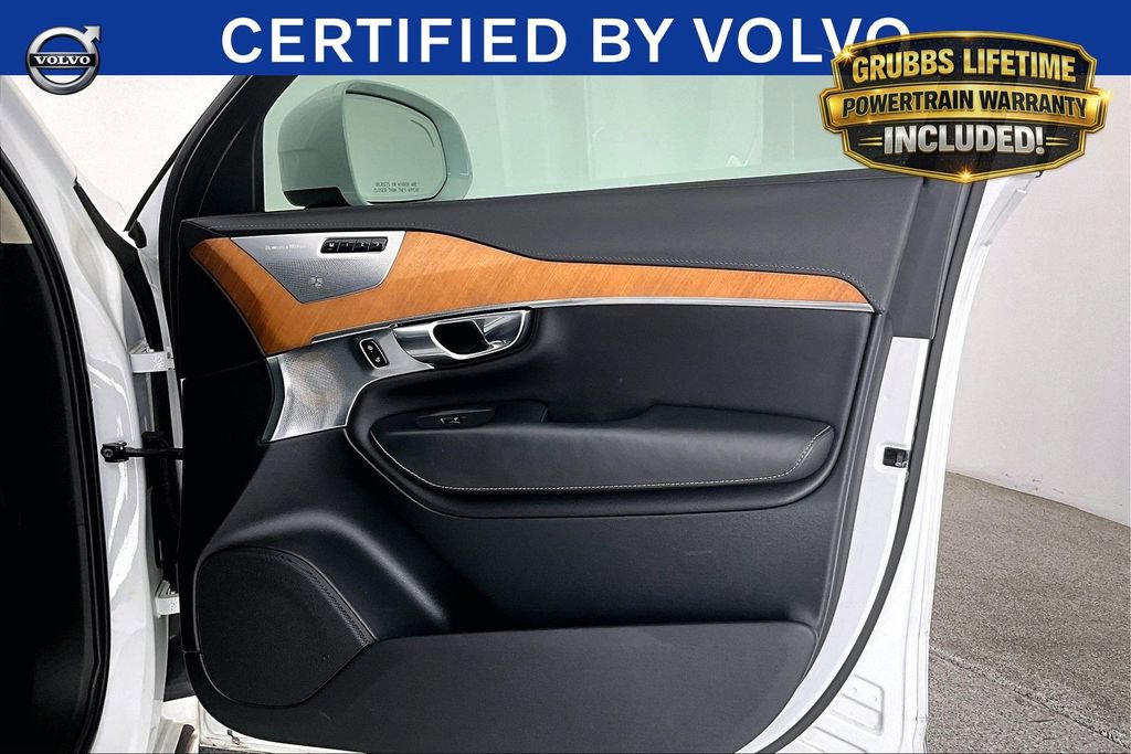 Used 2023 Volvo XC90 B6 Plus AWD/4WD image 25