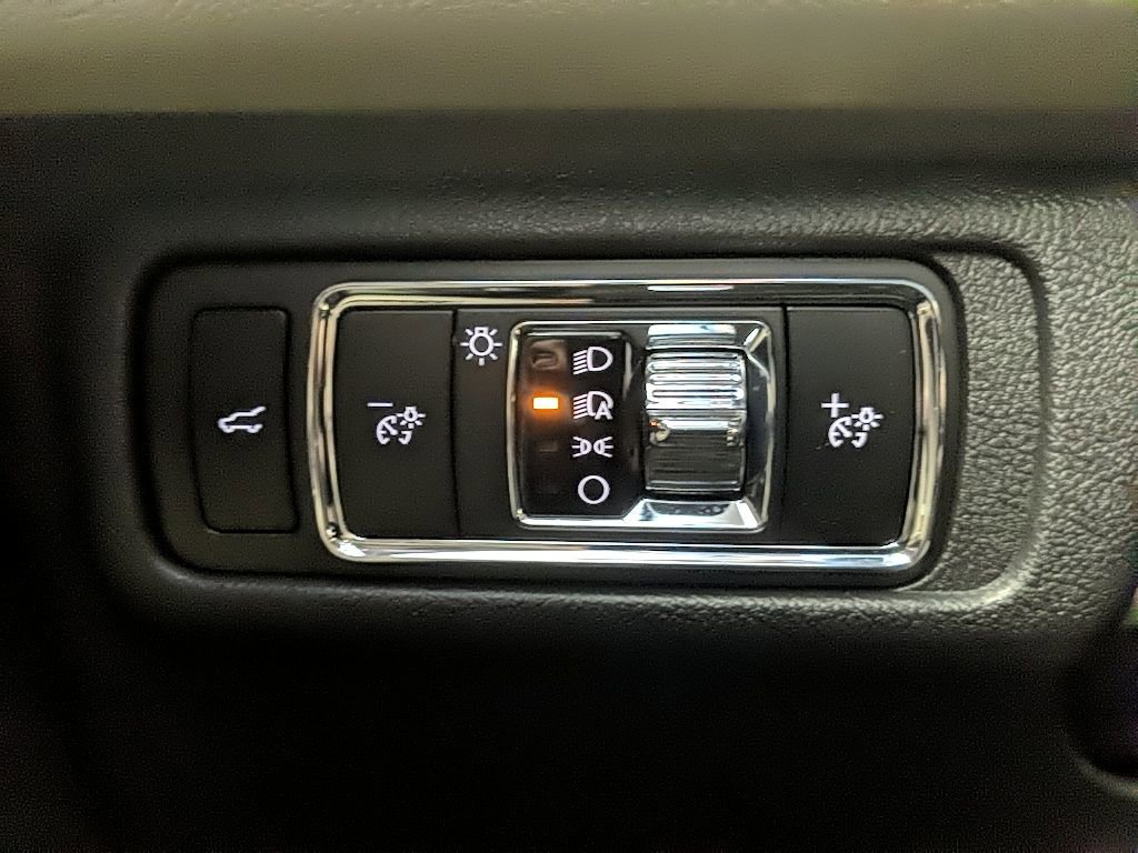 Certified 2025 Lincoln Corsair AWD image 21
