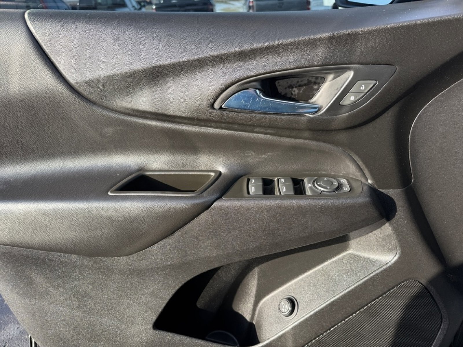 Used 2020 Chevrolet Equinox LT w/ Driver Convenience Package image 34