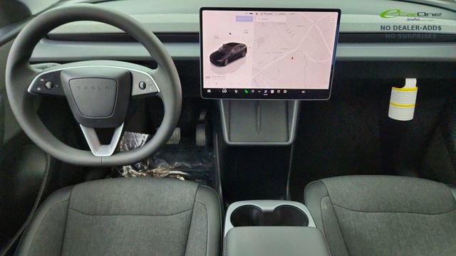 Used 2026 Tesla Model Y 2WD image 33