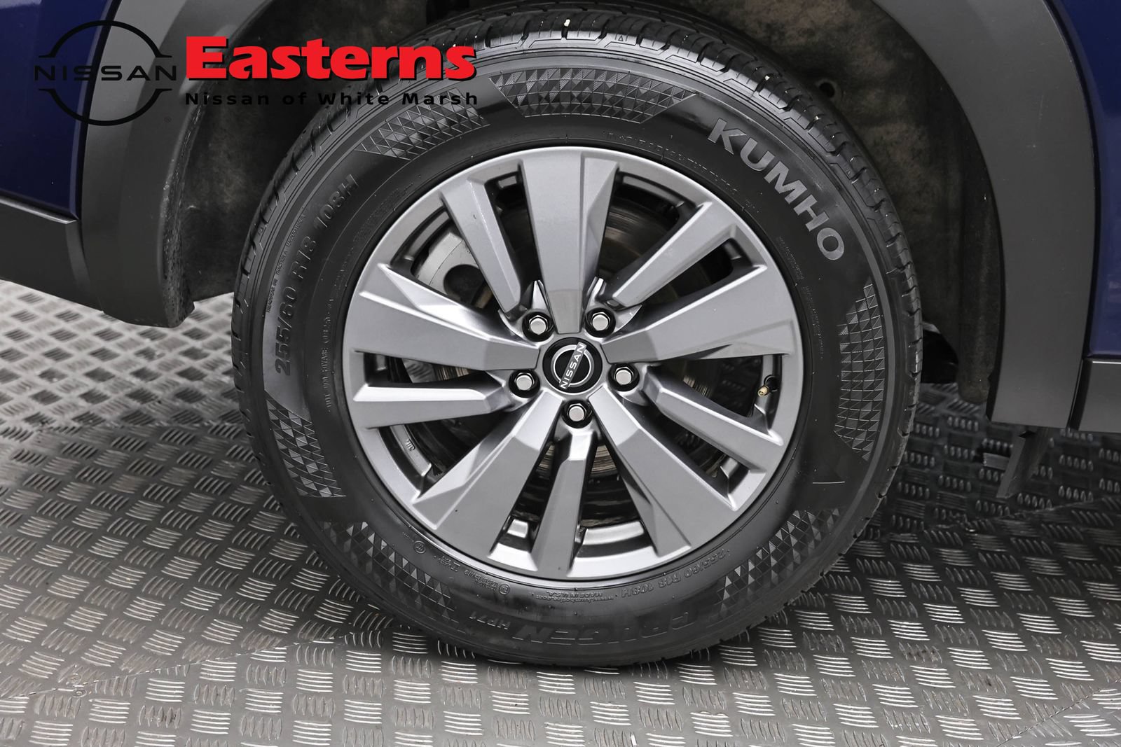 Used 2025 Nissan Pathfinder SV FWD image 30